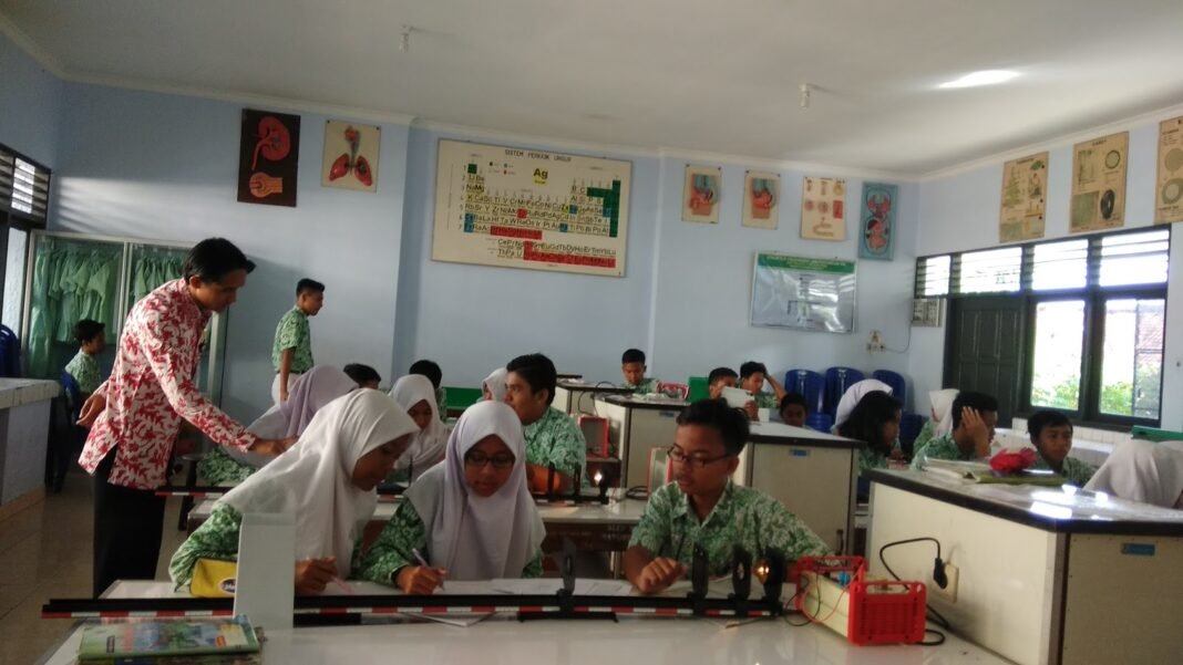 Mengenal Sertifikasi Guru