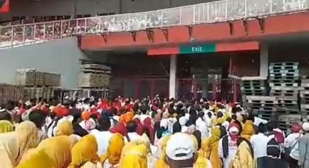 Heboh pengakuan massa bayaran yang diundang merasa tertipu undangan acara Gerakan Nusantara Bersatu relawan Jokowi.