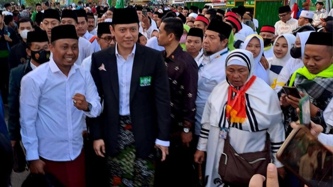 AHY tampak menghadiri Resepsi Puncak 1 Abad Nahdlatul Ulama di Gelora Delta Sidoarjo Jawa Timur pada Selasa, 7 Februari 2023.