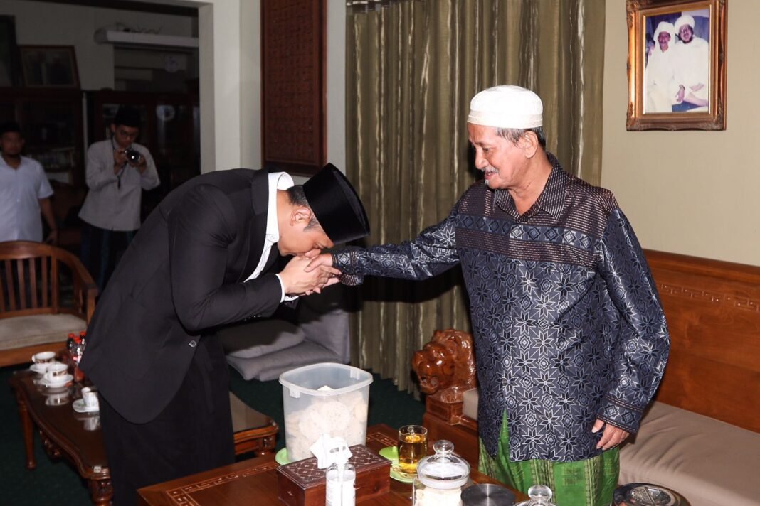 AHY sambangi gus Ali