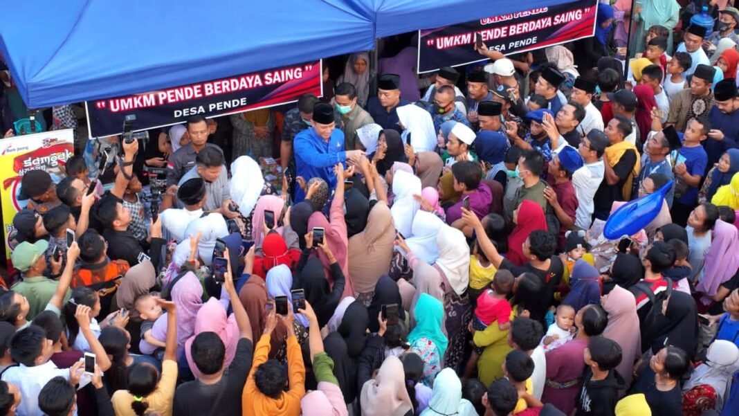 AHY disambut ribuan massa di Jateng