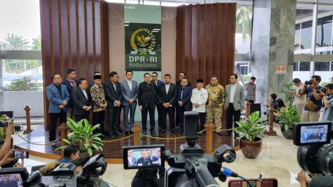 Delapanfraksi DPR Ri tolak pemilu tertutup