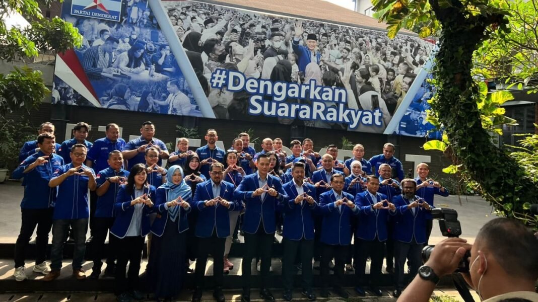 Fungsionaris Partai Demokrat Fungsionaris Partai Demokrat