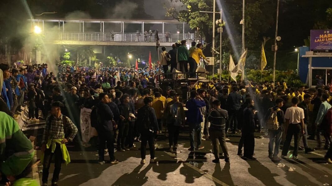 unjuk rasa mahasiswa