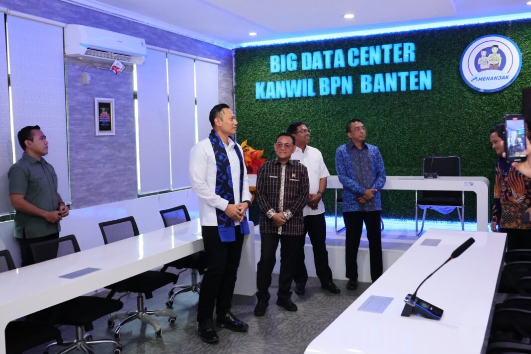 AHY tinjau kanwil banten