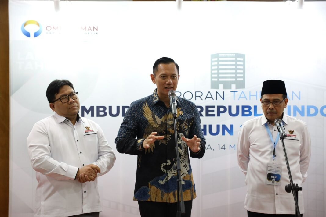 AHY menteri (11) AHY tanggapi warga Pemaluan