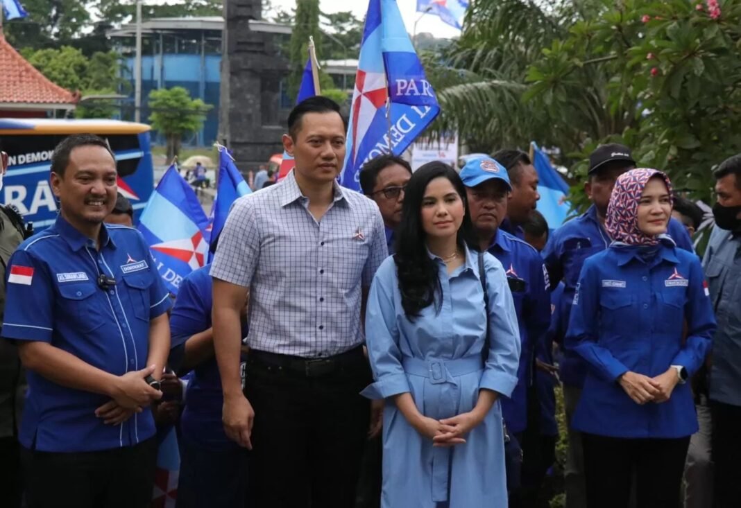 yoyok sukawi bersama ketum Demokrat