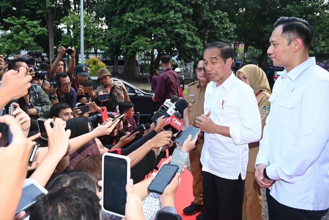 jokowi puji kinerja menteri ahy