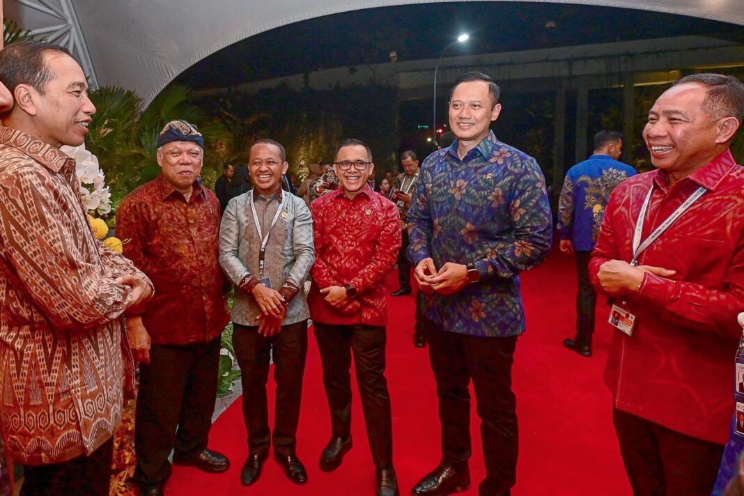 jamuan makan malam AHY bersaama Jokowi