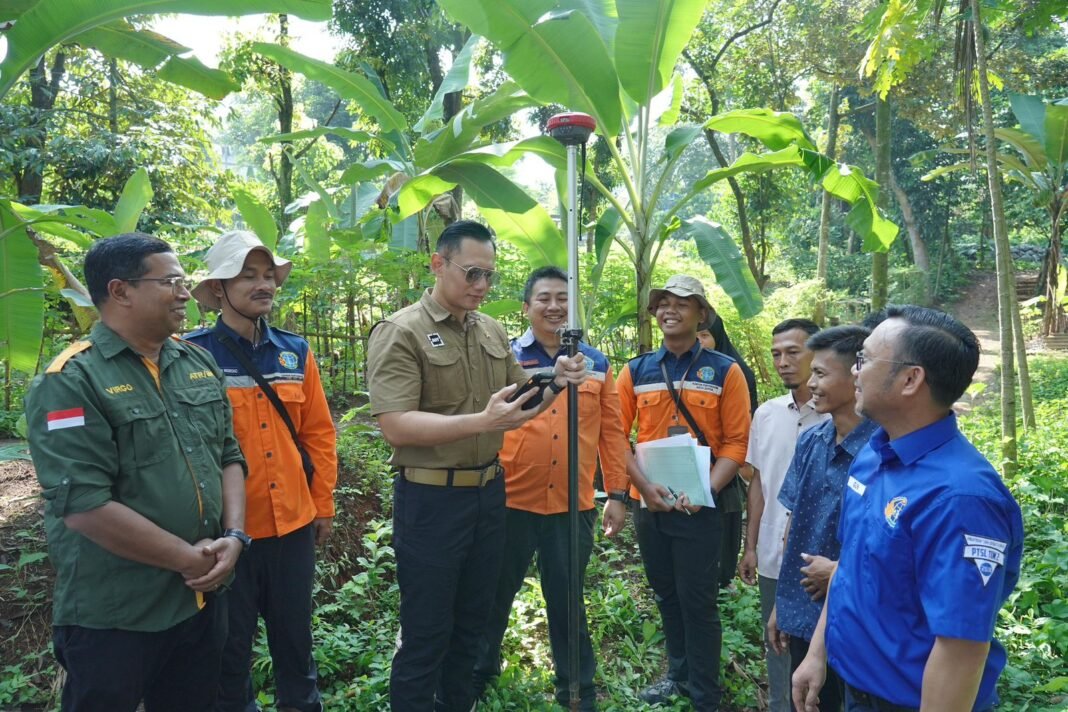 AHY Depok AHY pantau ukur tanah di kota depok