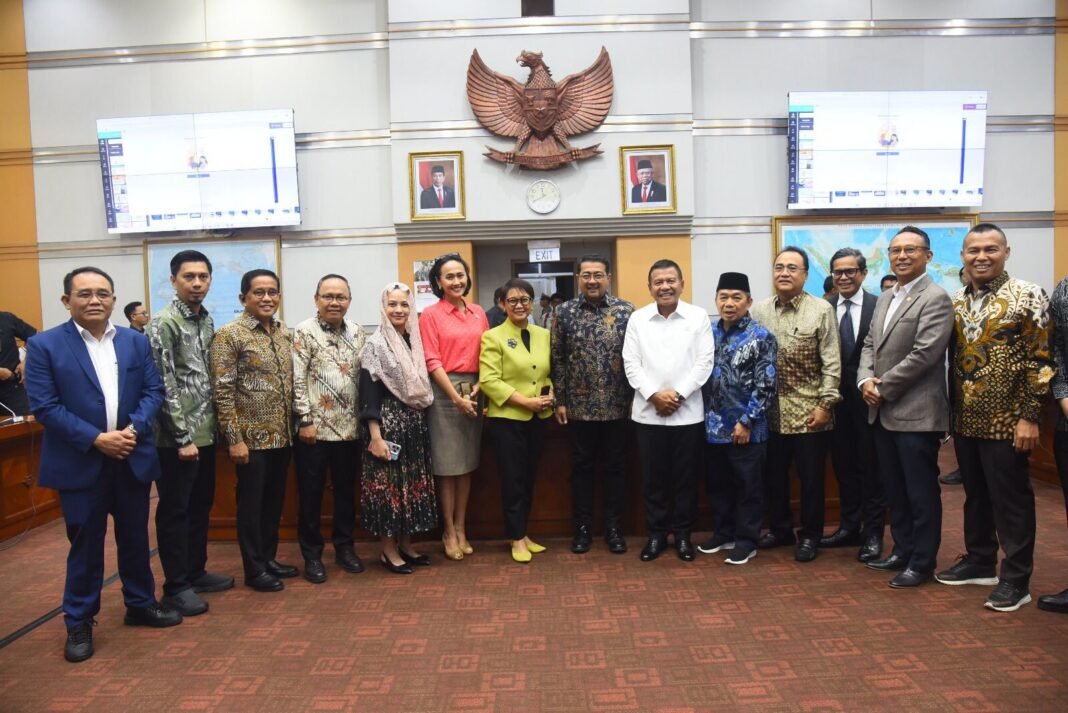 komisi 1 komisi 1 sahkan panja RUU Ratifikasi Pertahanan