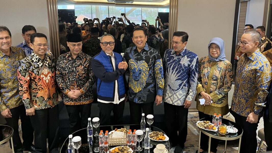 Pimpinan MPR bersama Ketum PAN