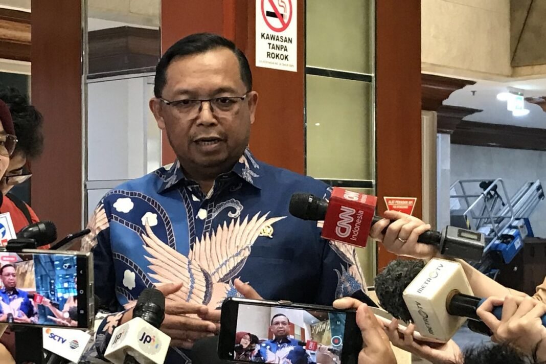 hero batik biru wartawan herman khaeron tanggapi masalah PMN
