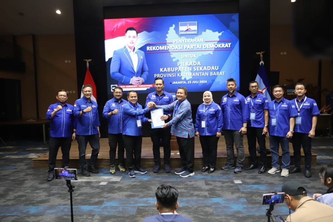 AHY serahkan rekom sekadau