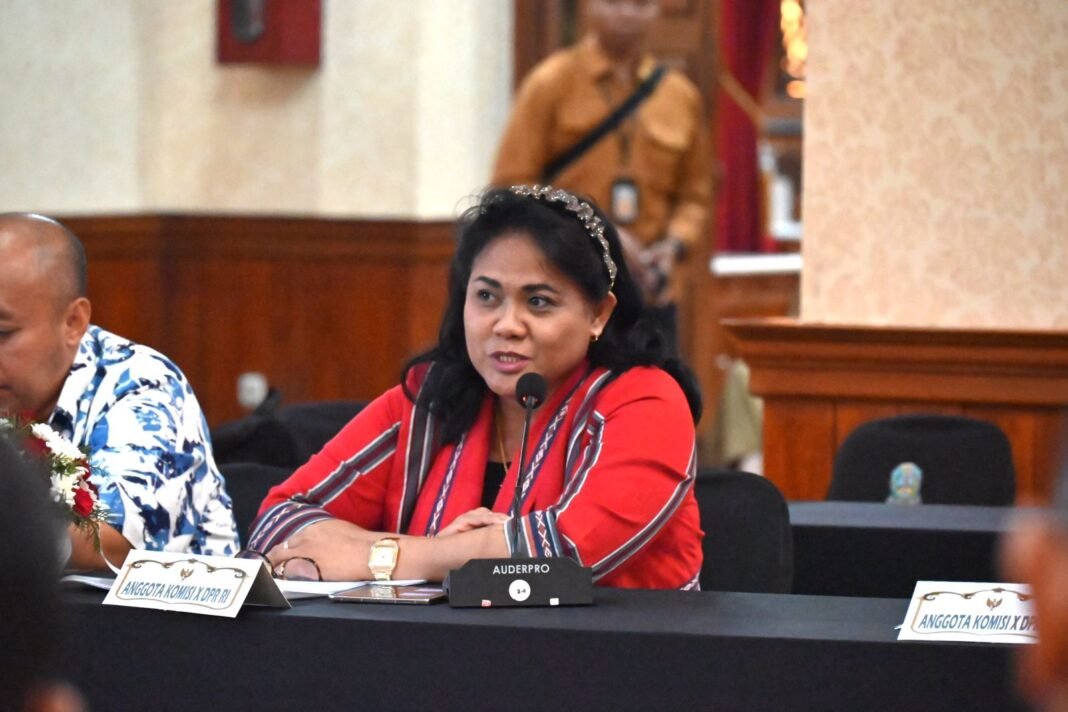 anita gah tentang guru sekolah swasta