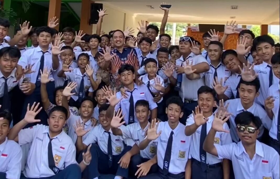 Yoyok hadiri HUT SMPN 5 Semarang