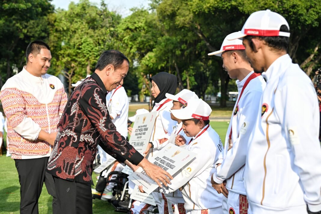 Jokowi beri bonus atlet Paralimpiade