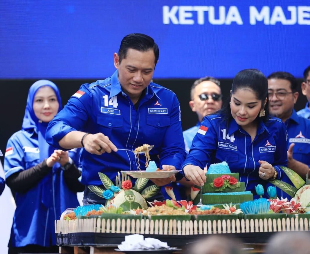 AHY Tumpeng AHY Potong tumpeng HUT Demokrat