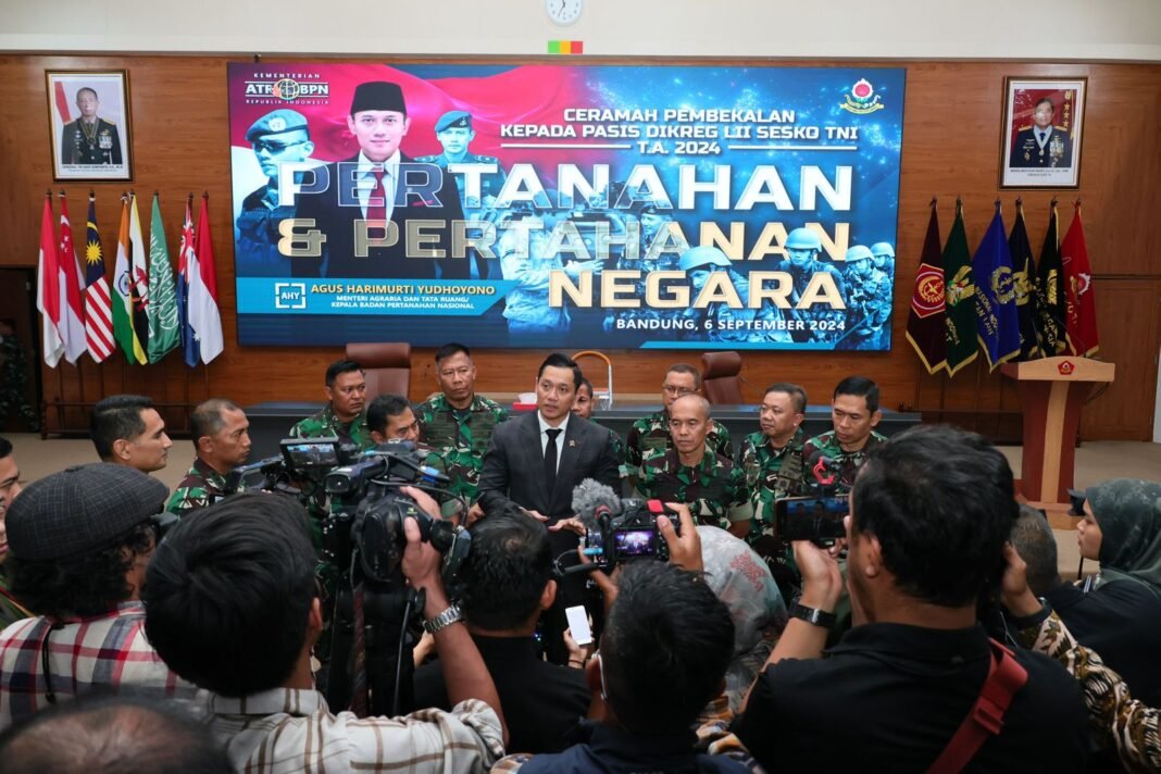 AHY di sesko TNI AHY saat ceramah di sesko TNI