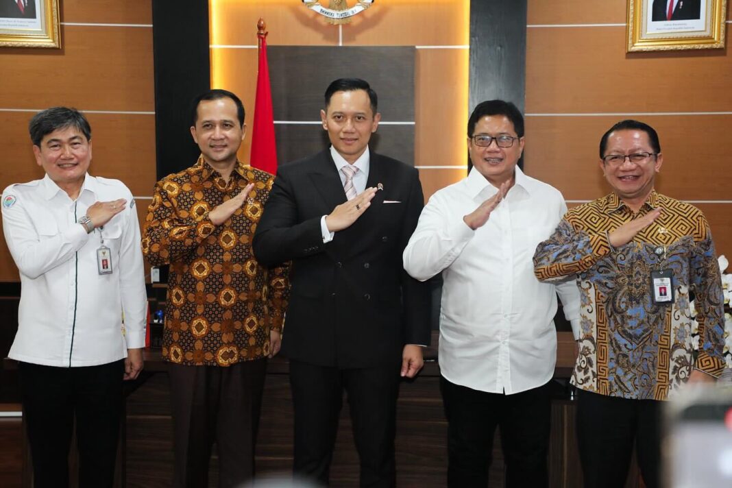AHy pembangunan infrastruktur