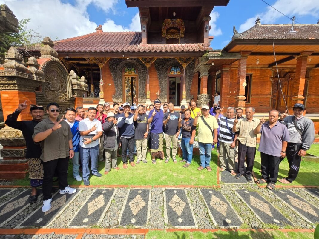 Cahyo di rumah ida bagus raden cahyo sambangi rumah legislator golkar