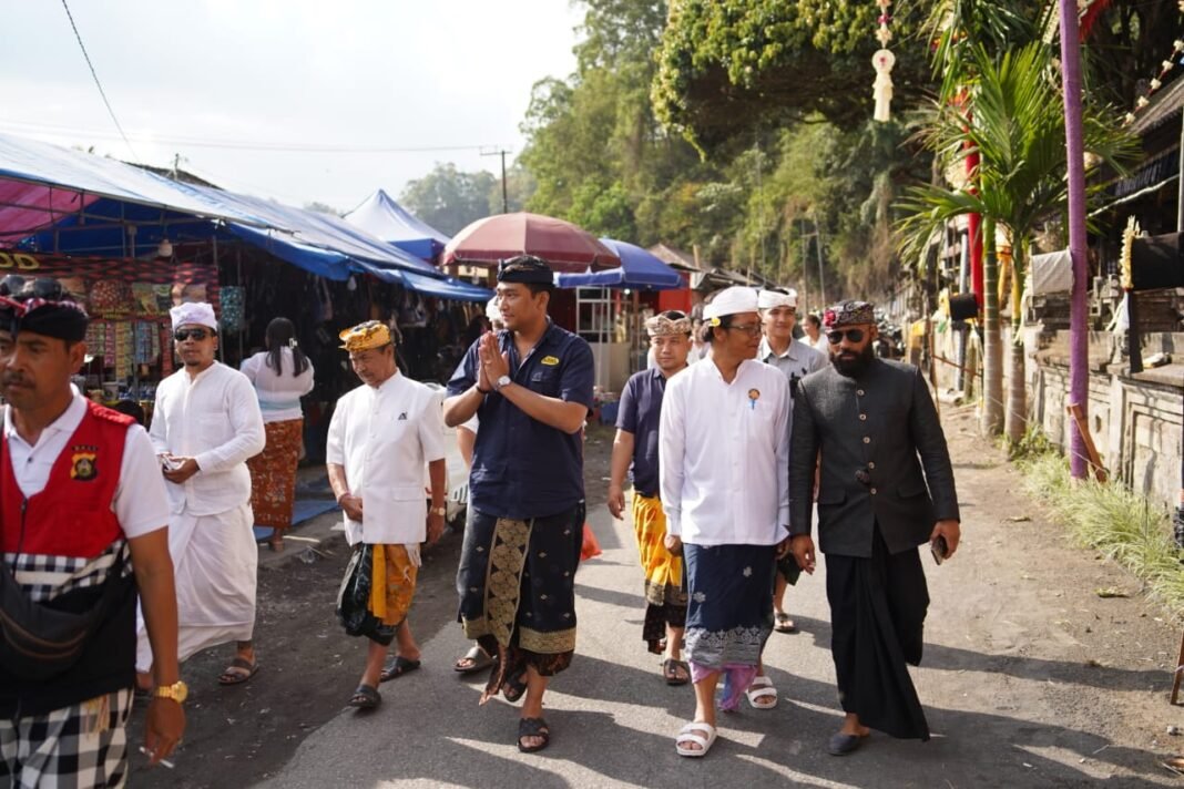 santuy di Pura Hulun Danu Batur Songan