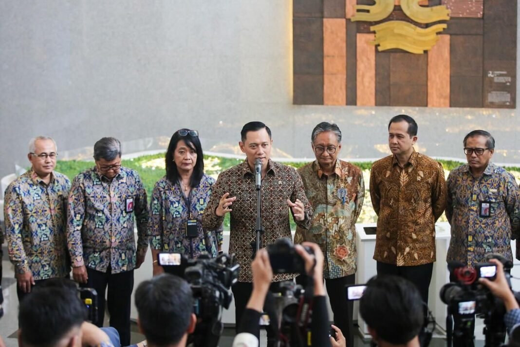 AHY kunjungi menteri PU