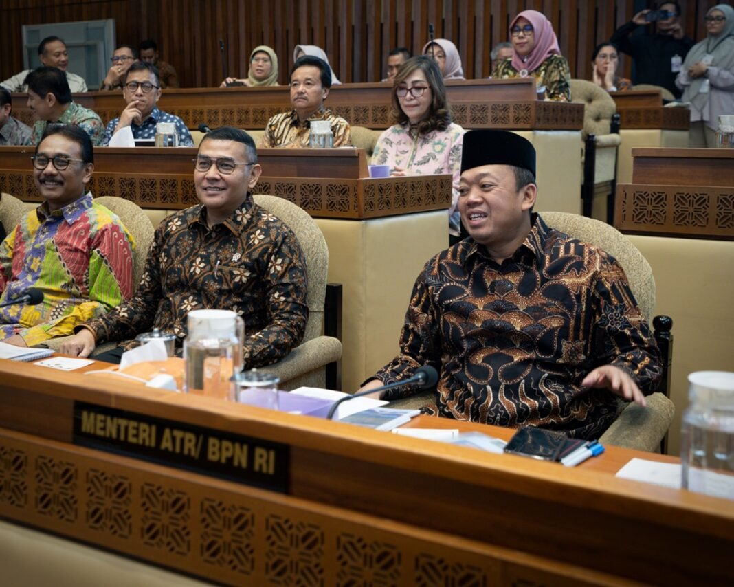 nusron wahid ossy dermawan nusron wahid dan ossy dermawan rapat di komisi II DPR