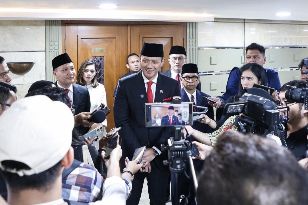 AHY tiket pesawat Menko AHy siap turunkan tiket pesawat
