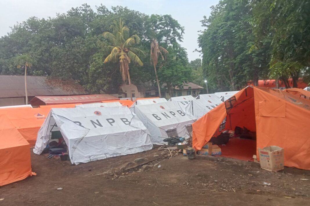 Pengungsi Erupsi Gunung Lewotobi