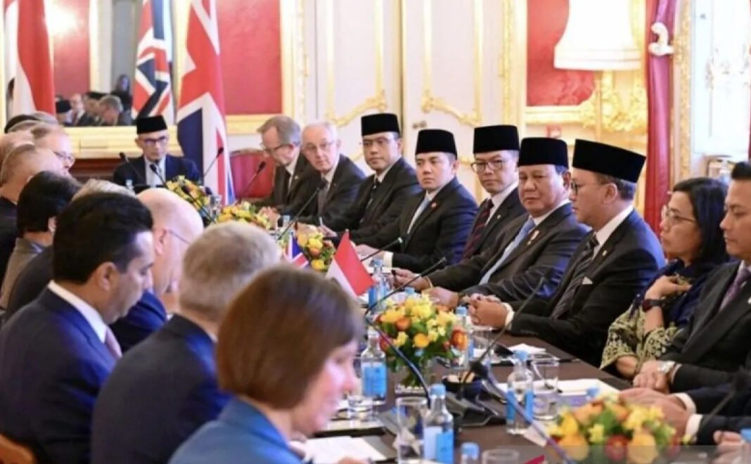 Prabowo bersama CEO di Inggris