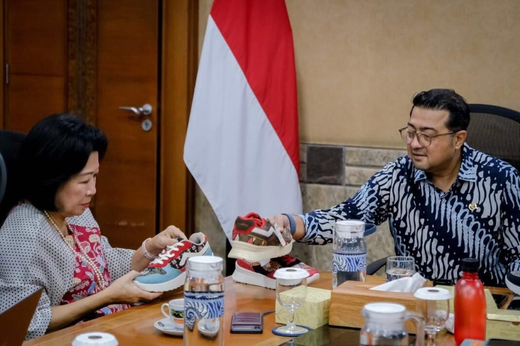 ekonomi kreatif dan mari menteri ekonomi kreatif