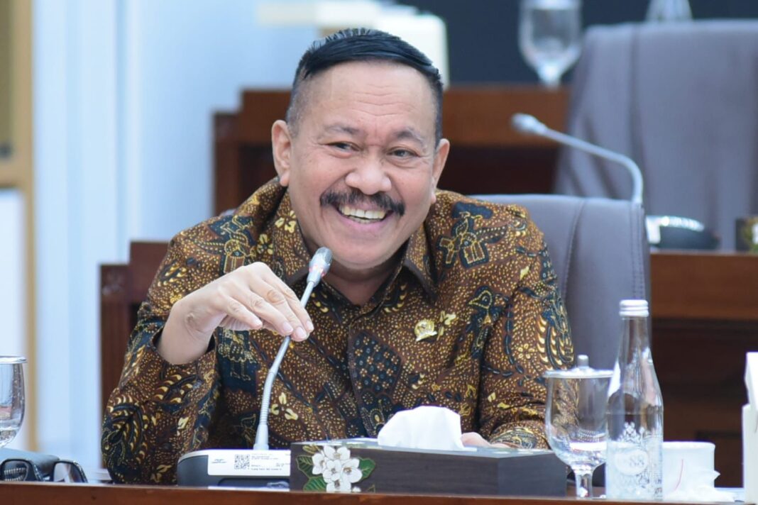 demokrat tanggapi harga minyak