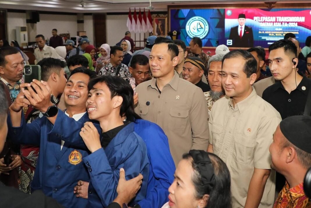 menko AHY bersama menteri transmigrasi