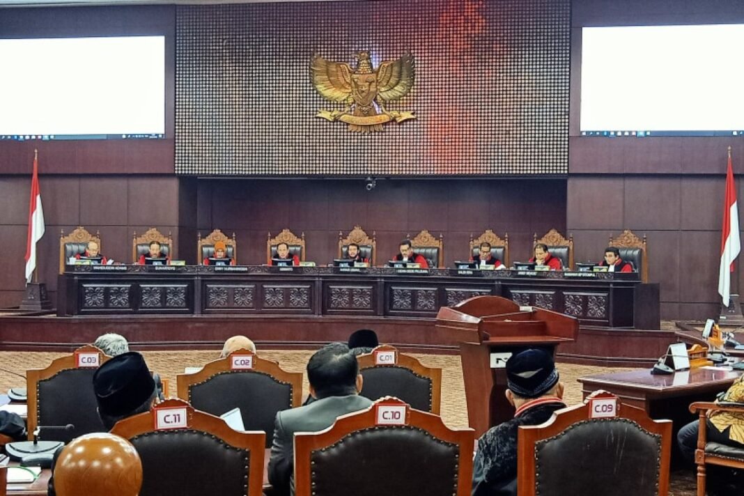 Sidang di MK Sidang di MK