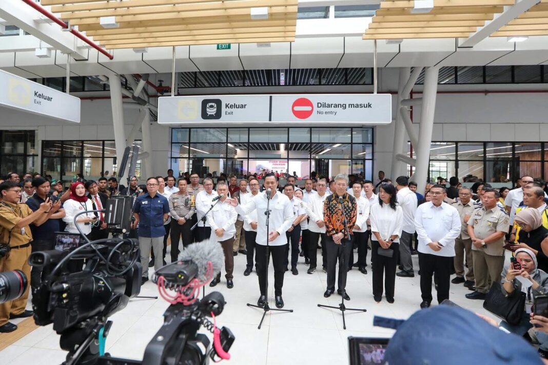 AHY resmikan stasiun Whoosh Karawang