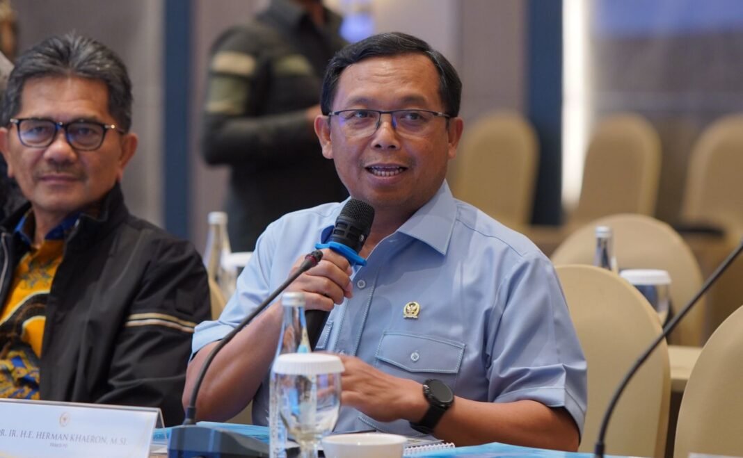 kang hero komentari semen indonesia