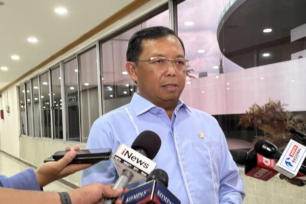 herman khaeron bersama wartawan