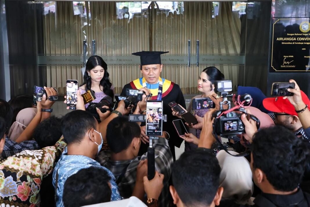 wisuda AHY menko AHY wisuda