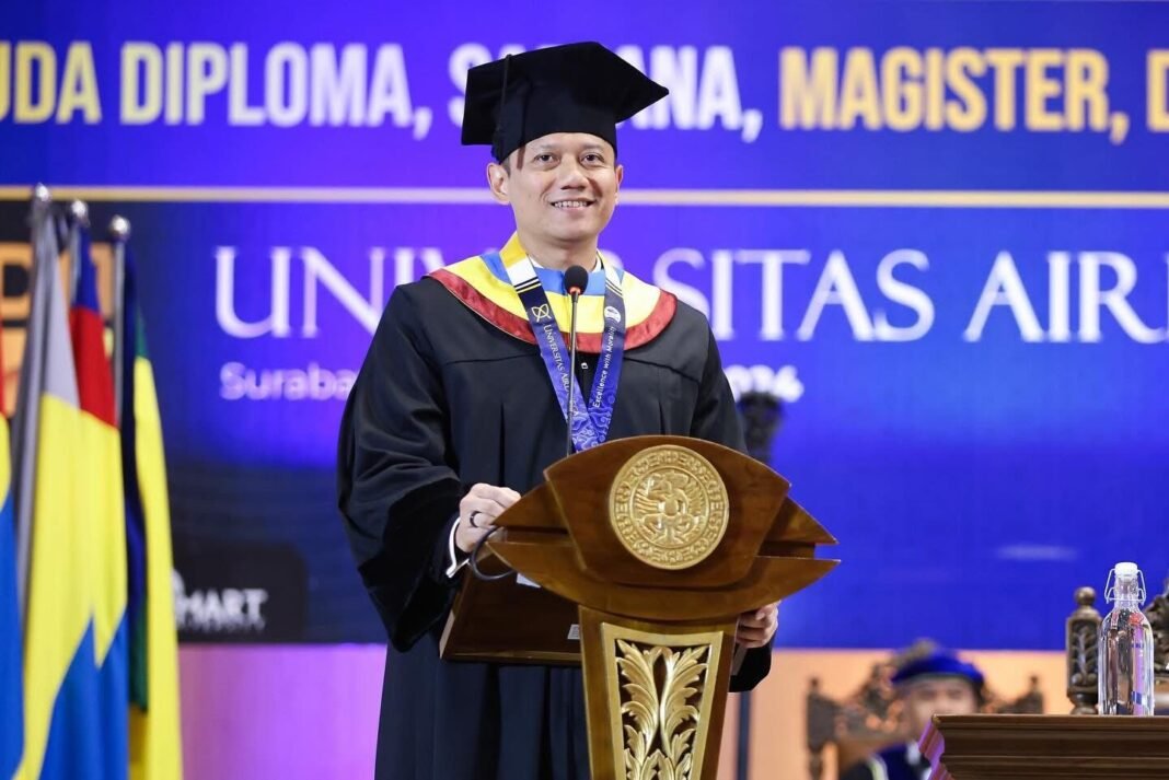 wisuda AHY (2) menko AHY raih penghargaan pasca sarjana unair