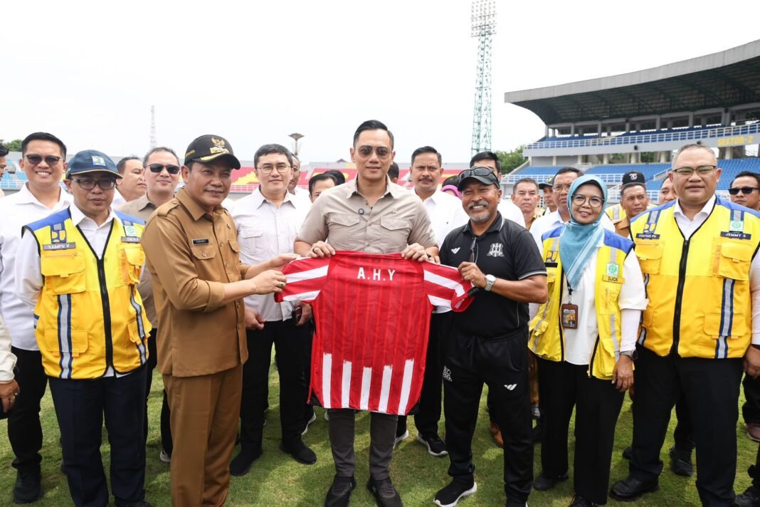 AHY deltras menko AHY di stadion Deltras