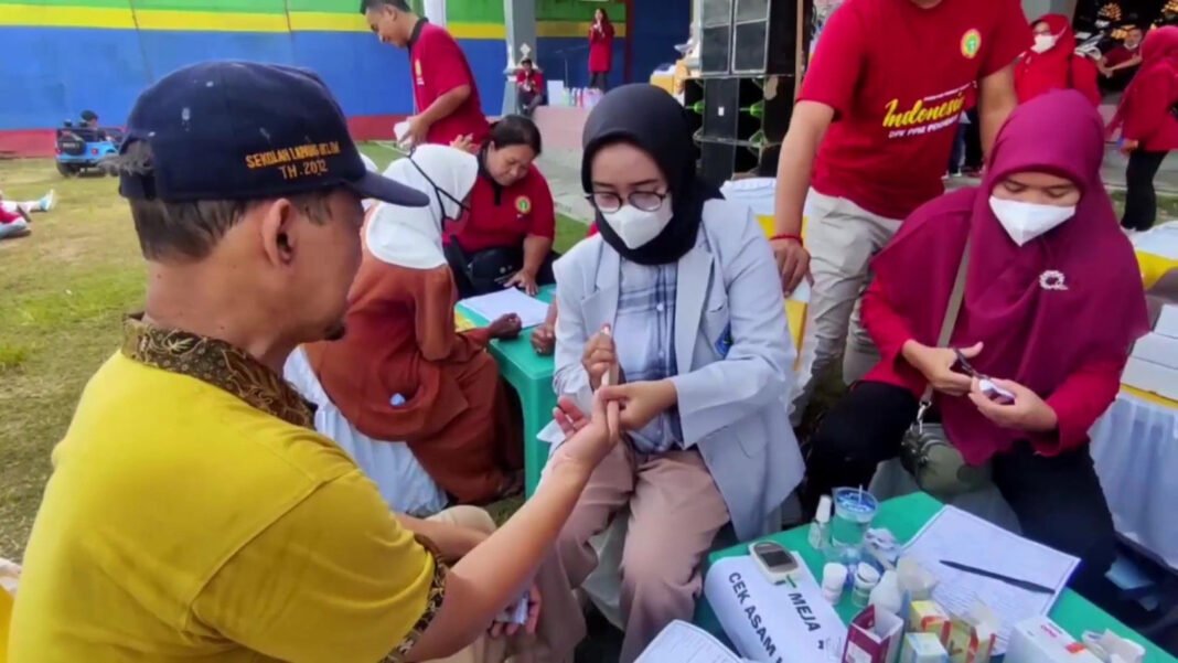 Suasana cek kesehatan gratis