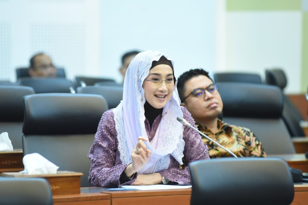 Desy Ratnasari (2) Desy Ratnasari