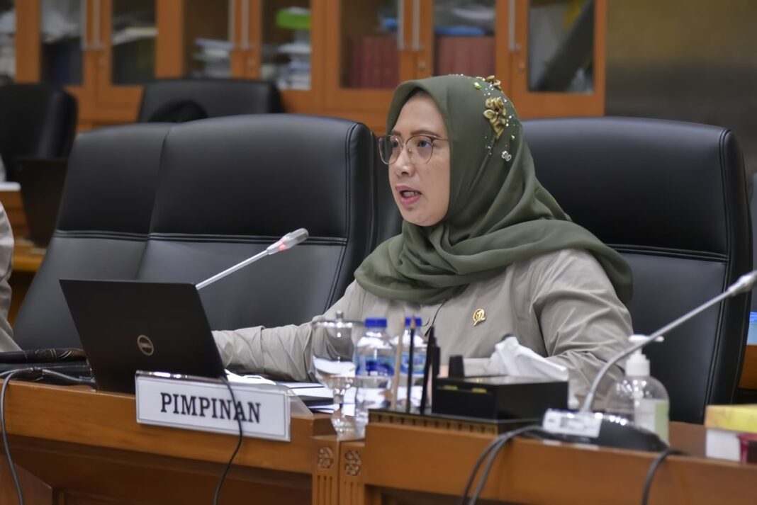Nihayatul Wafiroh tanggapi PHK
