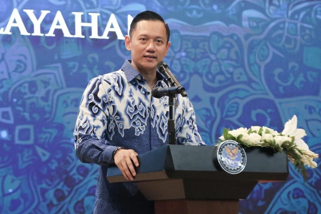 Menko AHY saat halal bihalal