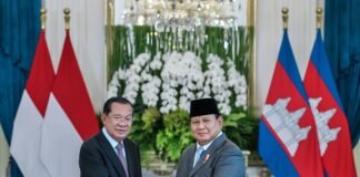 Presiden Prabowo Sambut Kunjungan Resmi Presiden Senat Kamboja di Istana Merdeka Presiden Republik Indonesia, Prabowo Subianto, menyambut kunjungan resmi Presiden Senat Kerajaan Kamboja, Samdech Akka Moha Sena Padei Techo Hun Sen, di Istana Merdeka, Jakarta, pada Senin, (5/5/2025).