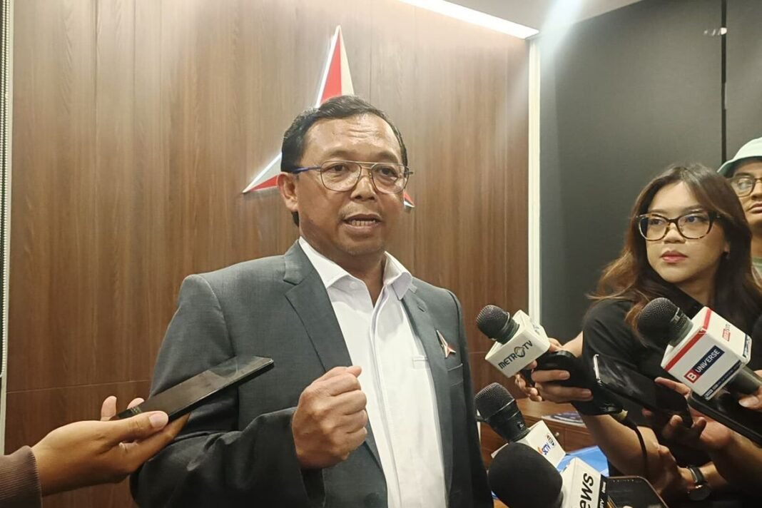 Sekjen Demokrat (4) Sekjen Demokrat dukung KPK