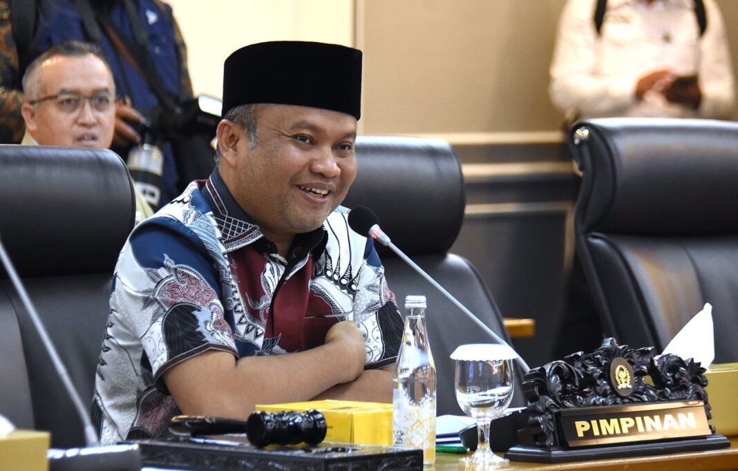 Sugiat Santoso dukung empat atlet sepak bola