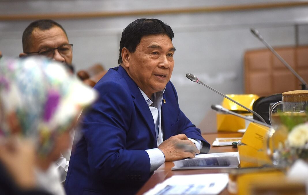 achmad demokrat (4) achmad tenkait sekolah rakyat