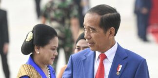 Dokter Tifa Pertanyakan Validitas Data Akademik Iriana Jokowi di Situs Resmi Dekranas jokowi dan iriana